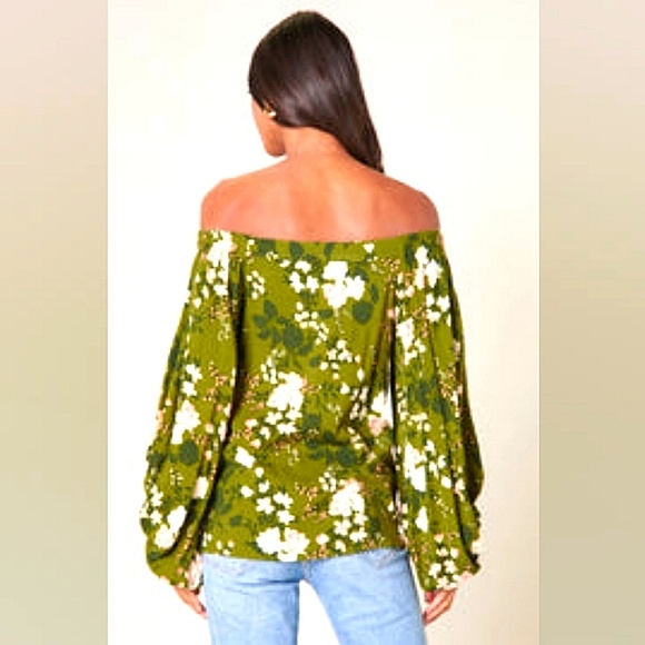 SUGARLIPS Shiloh Floral Off the Shoulder Top NWT - Picture 3 of 8